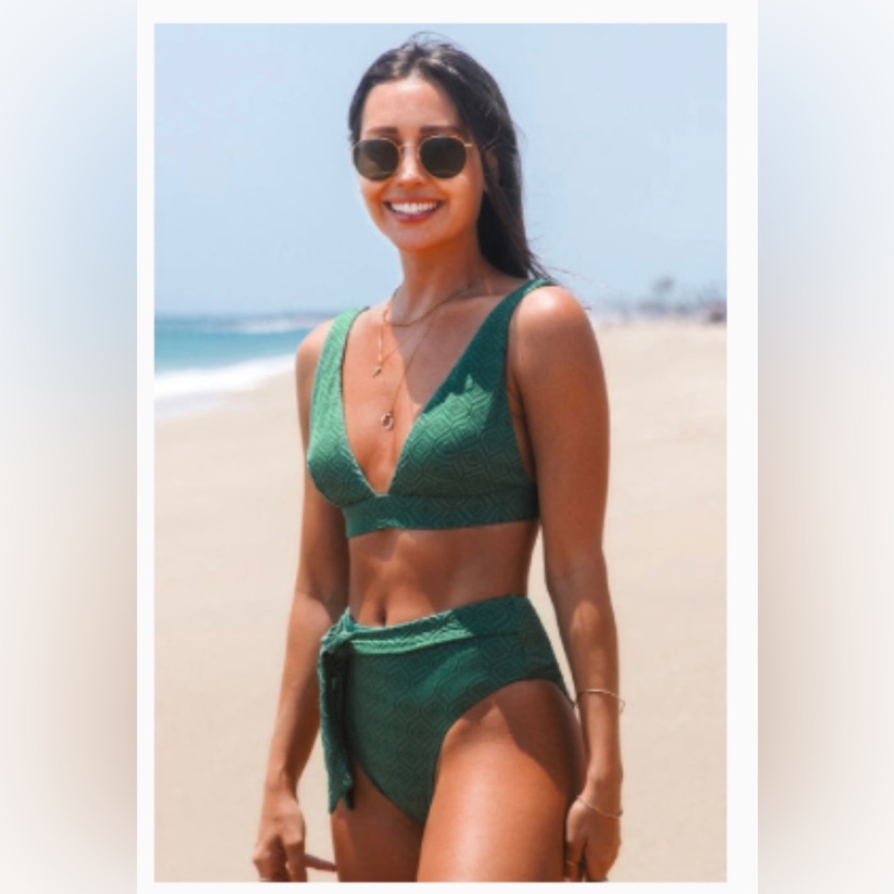 Cupshe Armani Green Back Hook High Waisted Bikini, Size XXL